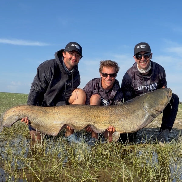 @jungle_fishing_ with a giant wels catfish in Spain